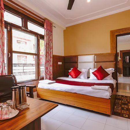 Hotel Varuni Mcleodganj Dharamshala Exteriör bild