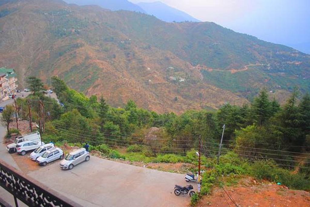 Hotel Varuni Mcleodganj Dharamshala Exteriör bild