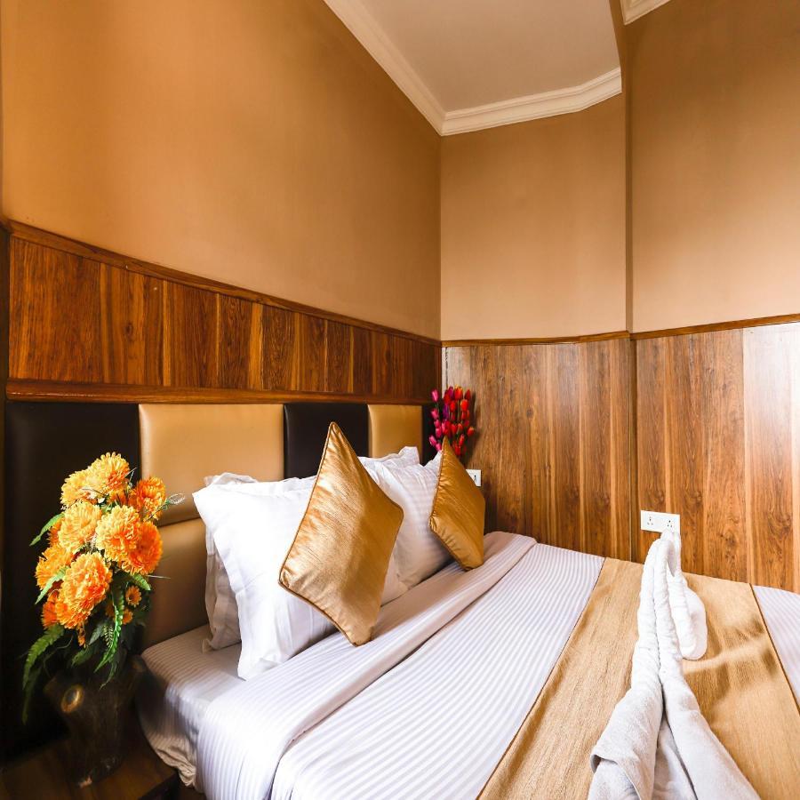 Hotel Varuni Mcleodganj Dharamshala Exteriör bild