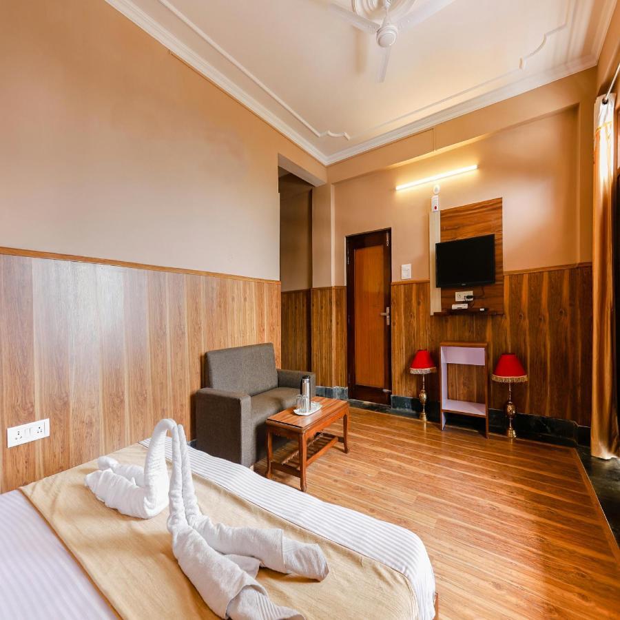 Hotel Varuni Mcleodganj Dharamshala Exteriör bild
