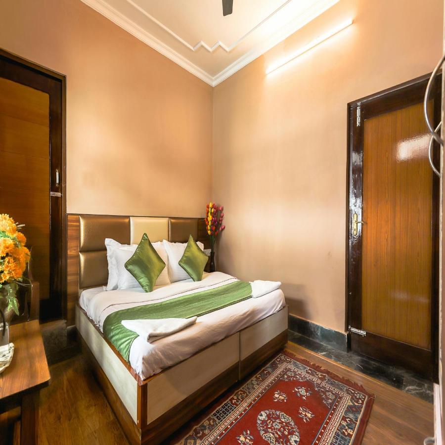 Hotel Varuni Mcleodganj Dharamshala Exteriör bild